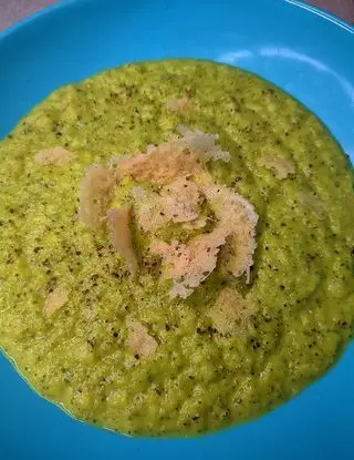 Ricetta Crema di zucchine e porri con cialda al parmigiano di cucinoemagno