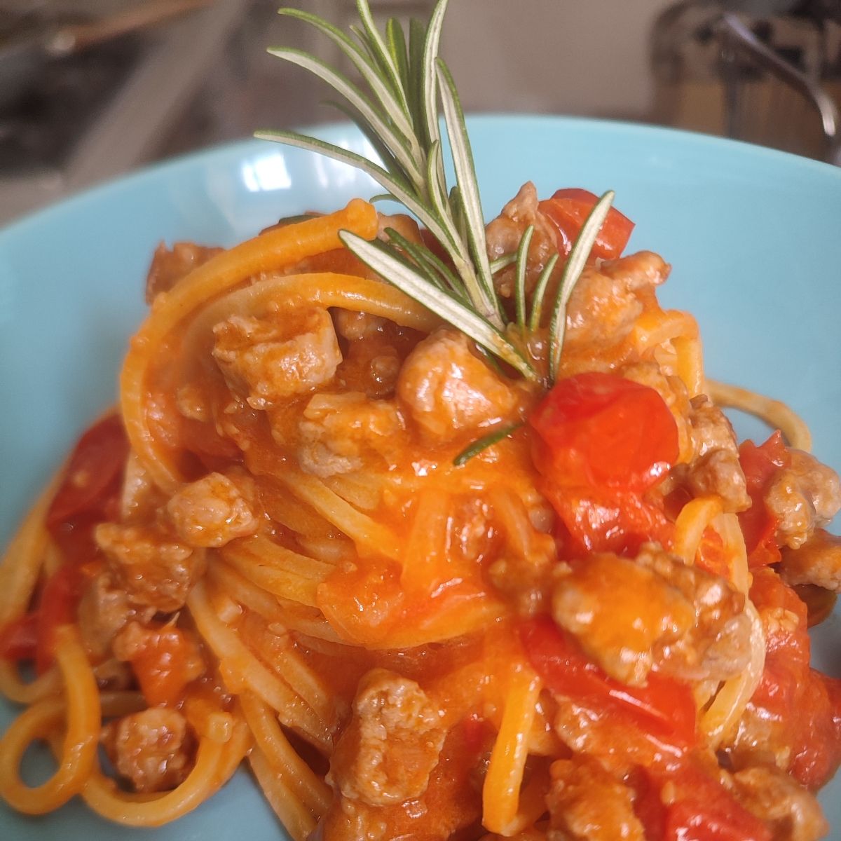 Chitarra con pomodorini e salsiccia