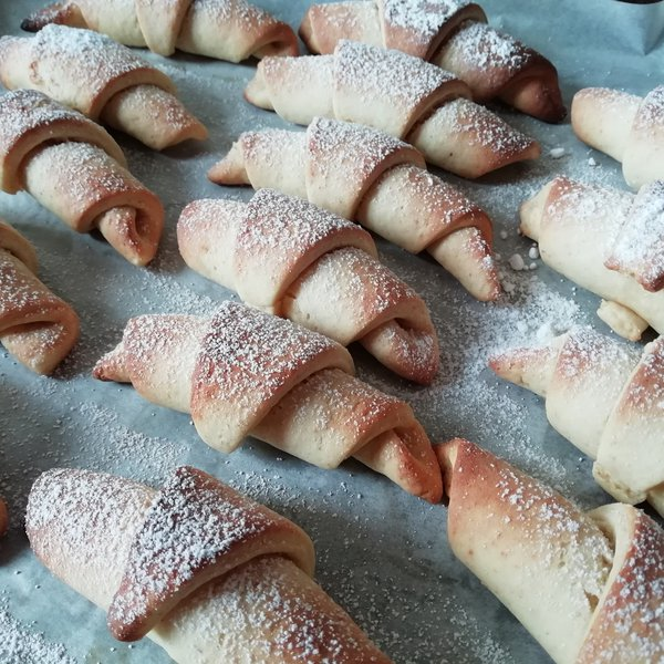 Mini cornetti di frolla con la ricotta