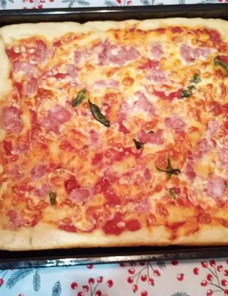 Ricetta Pizza al taglio con pezzetti di salsiccia di kut