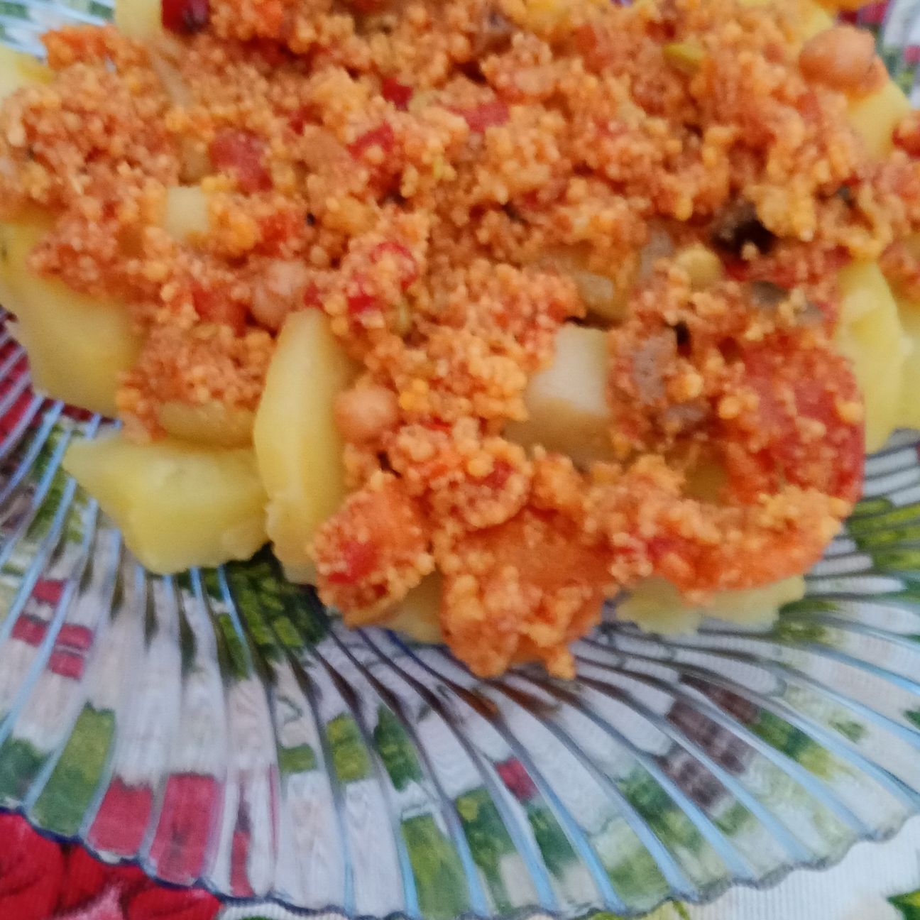 Cous cous di verdure e patate con pomodoro