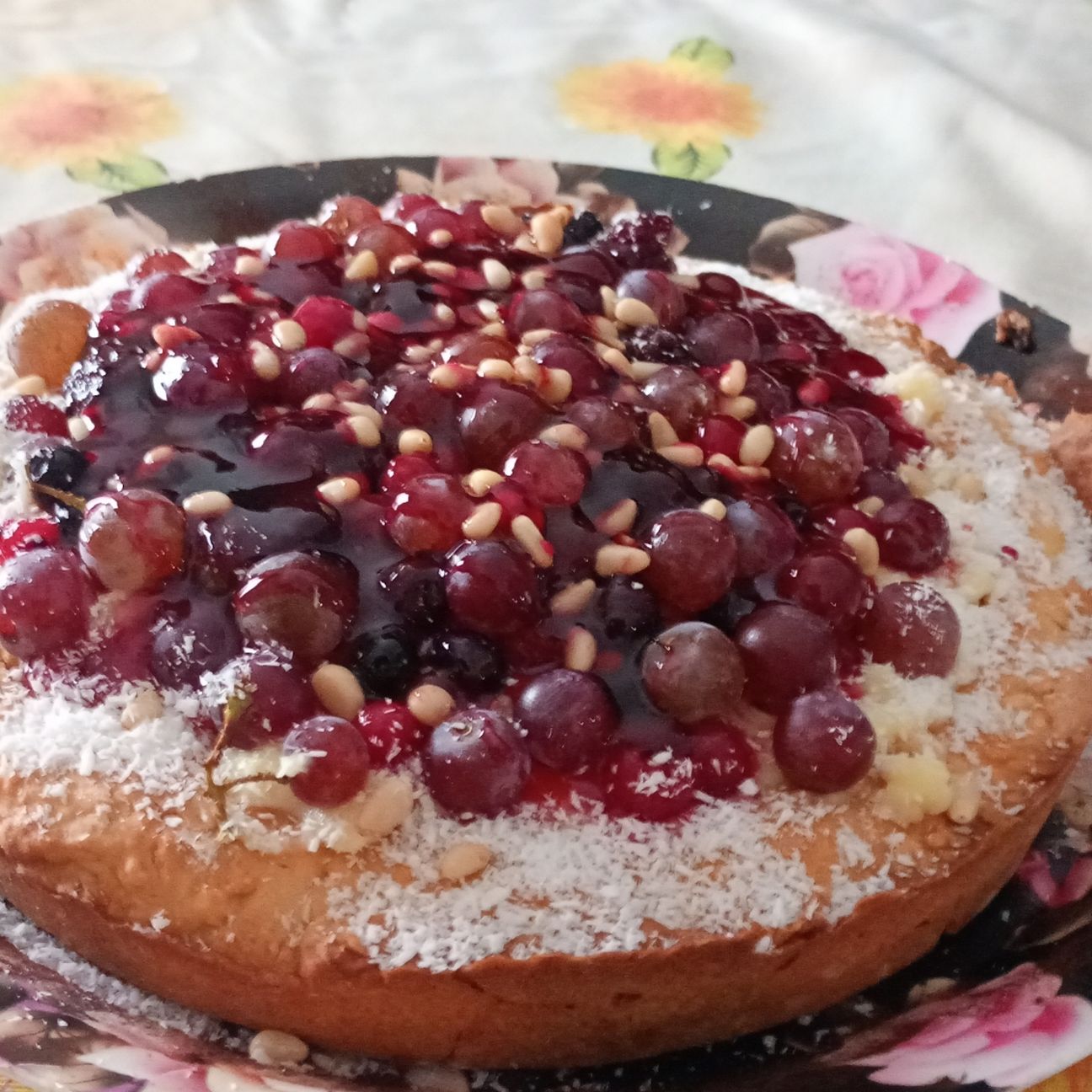 Crostata ai pinoli e frutti rossi