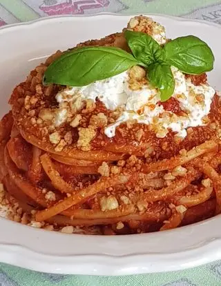 Ricetta Spaghettoni 'nduja, stracciatella e mollica croccante di Luca78