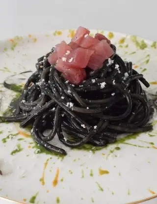 Ricetta Spaghettoni Garofalo al nero di seppia, tonno e cocco. "I primi dei primi" di Mamy.chef75