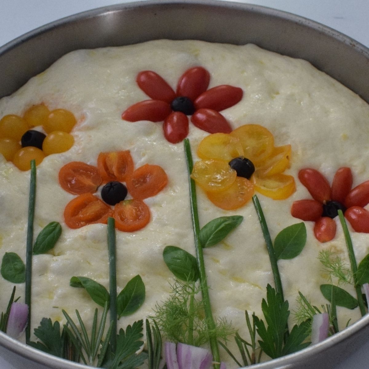 Focaccia fiorita pugliese.