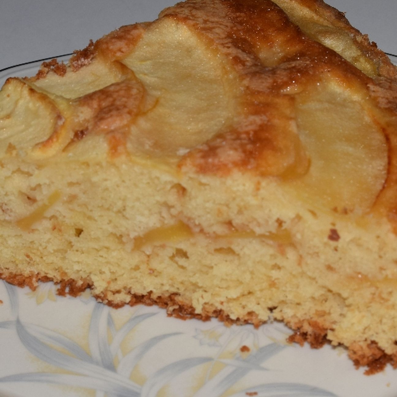 Torta di mele con amaretti