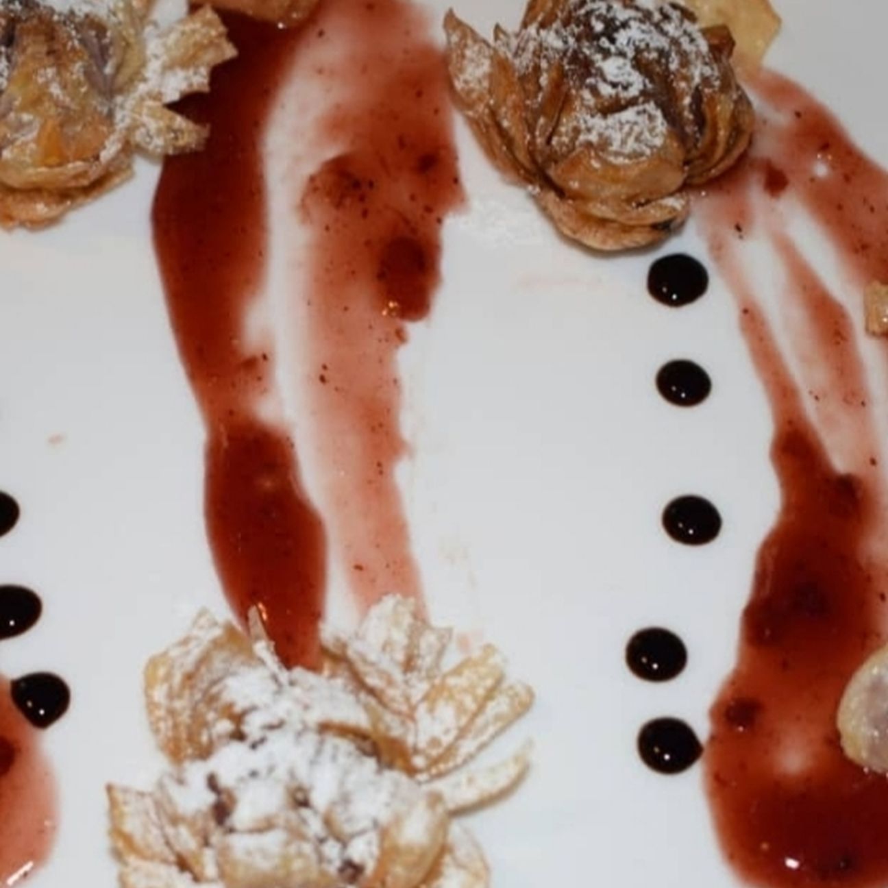 Lampascioni fritti su salsa di mirtilli