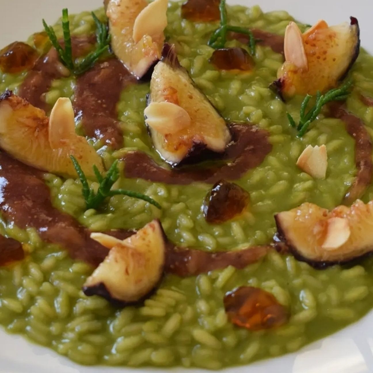 Risotto con salicornia, crema di fichi neri e gelatina di marsala