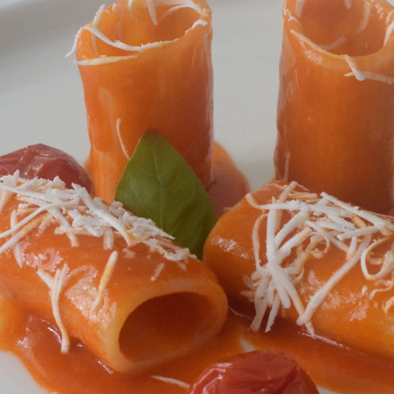 "Paccheri di Gragnano alla salsa di ciliegino e cacioricotta"
