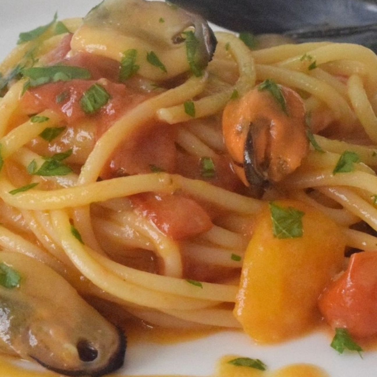 "Spaghettoni con cozze e pomodorini"