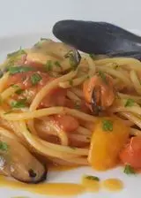 Ricetta "Spaghettoni con cozze e pomodorini"