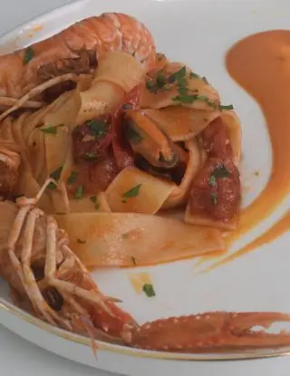 Ricetta Pappardelle agli scampi con cozze e bisque di gamberi di Mamy.chef75