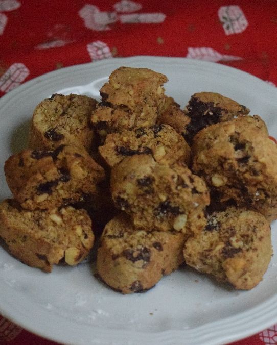Tozzetti integrali con nocciole e cioccolato