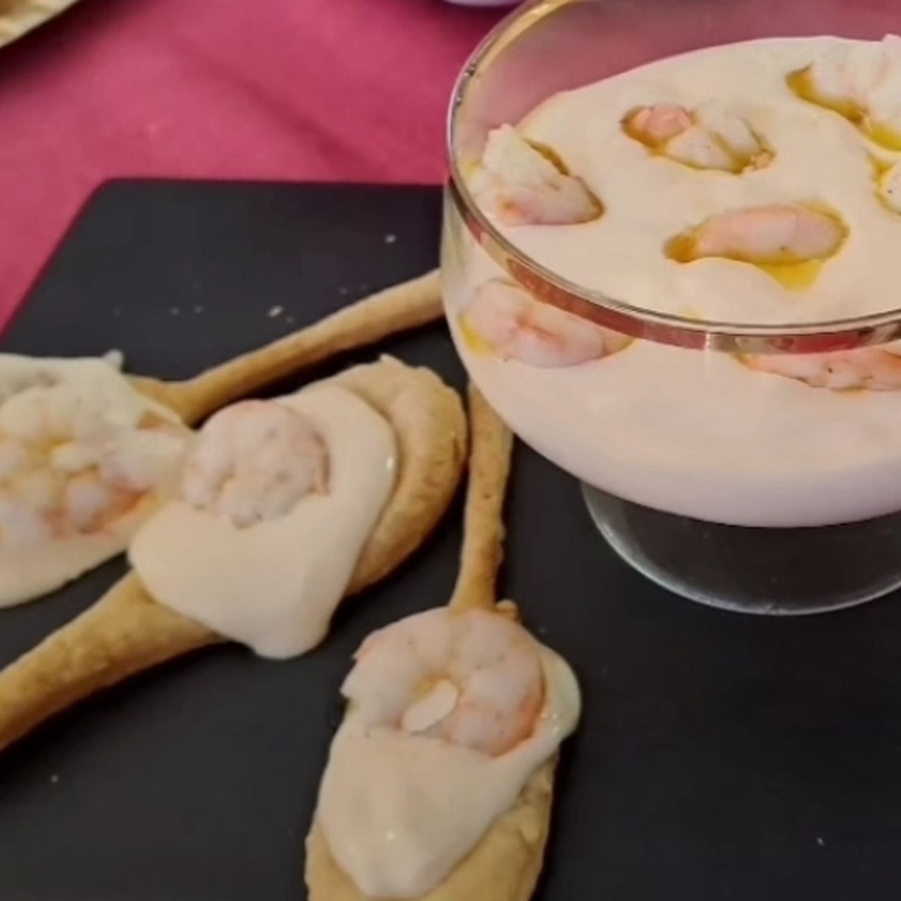 Cucchiai di pasta sfoglia con salsa cocktail #NataleAltaCucina