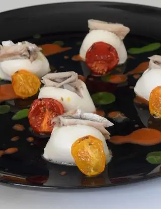 Ricetta Bocconcini di mozzarella con alici marinate e pomodori confit di Mamy.chef75
