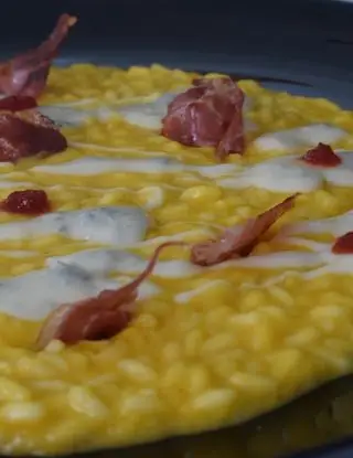 Immagine ricetta Risotto alla zucca, gorgonzola, capocollo pugliese e salsa al peperoncino