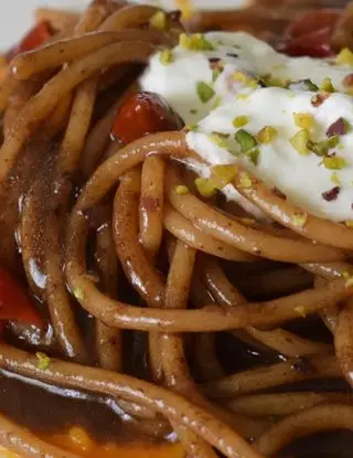 Ricetta Spaghetti con aglio nero, stracciatella e crema di zucca. di Mamy.chef75