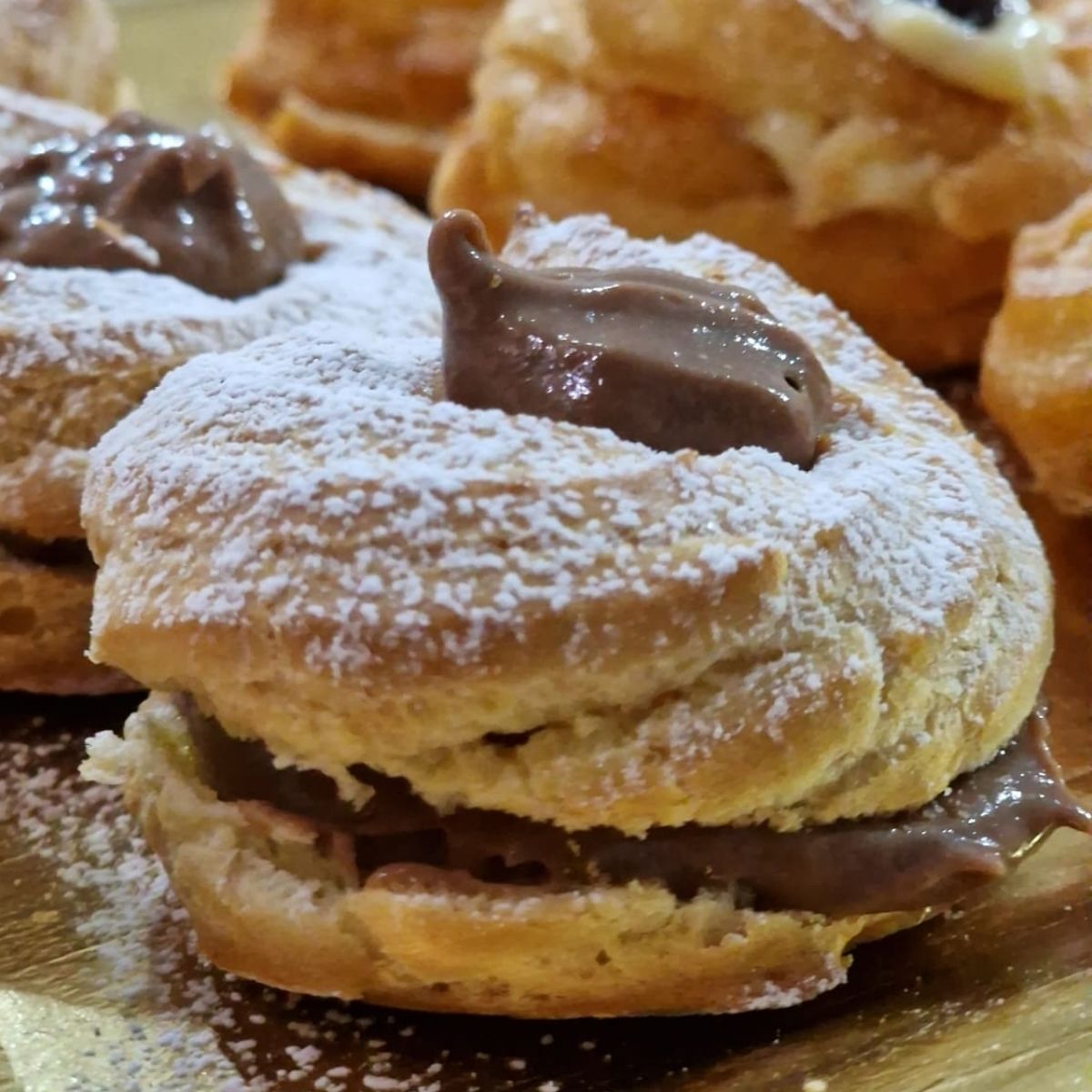Zeppole infornate con crema al cioccolato