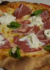 Ricetta Pizza margherita con capocollo pugliese e stracciatella.