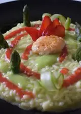 Ricetta Risotto agli asparagi con capesante e salsa di fragole