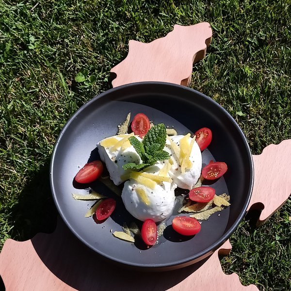 Mozzarella di bufala con scorza di limone