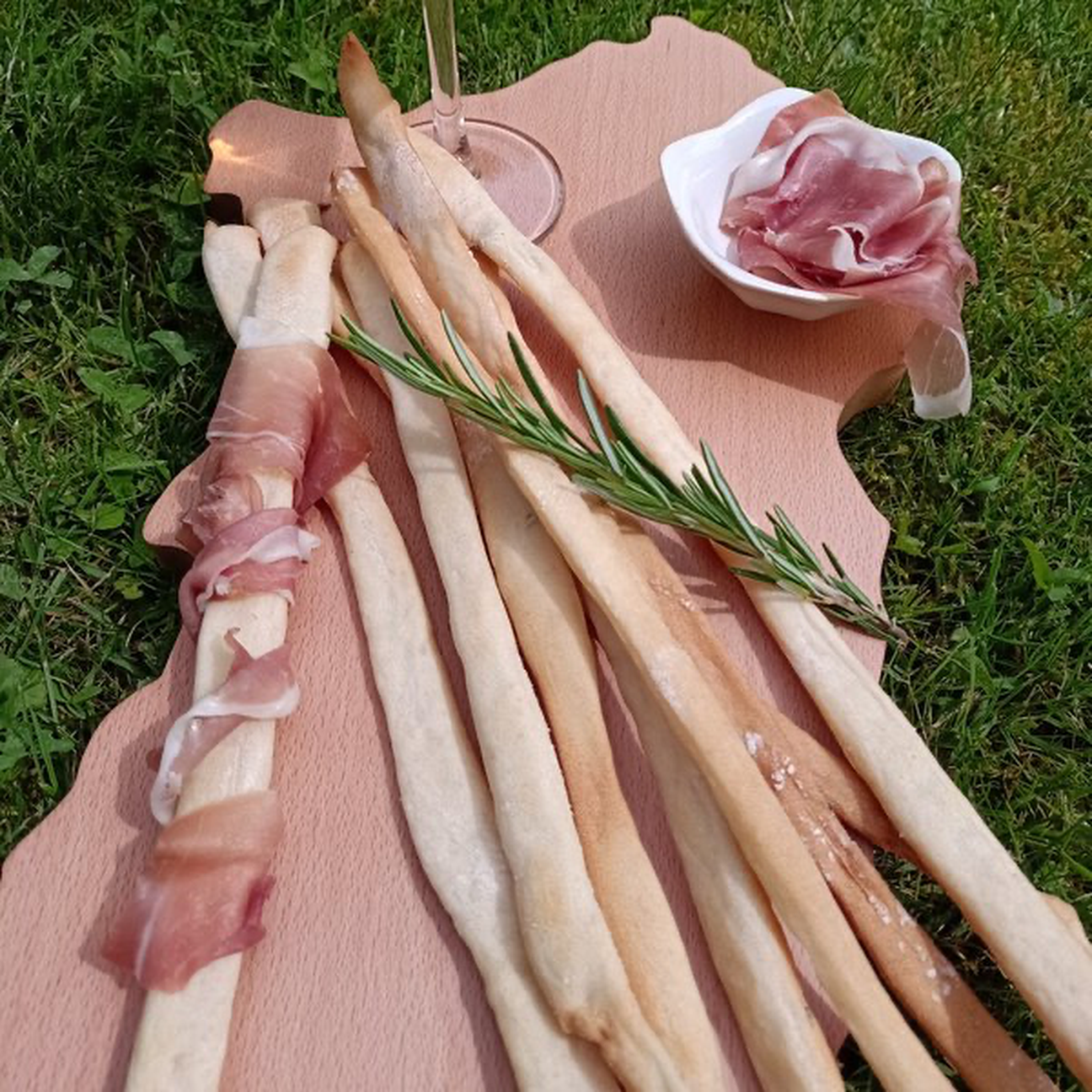 Grissini al rosmarino con poco olio