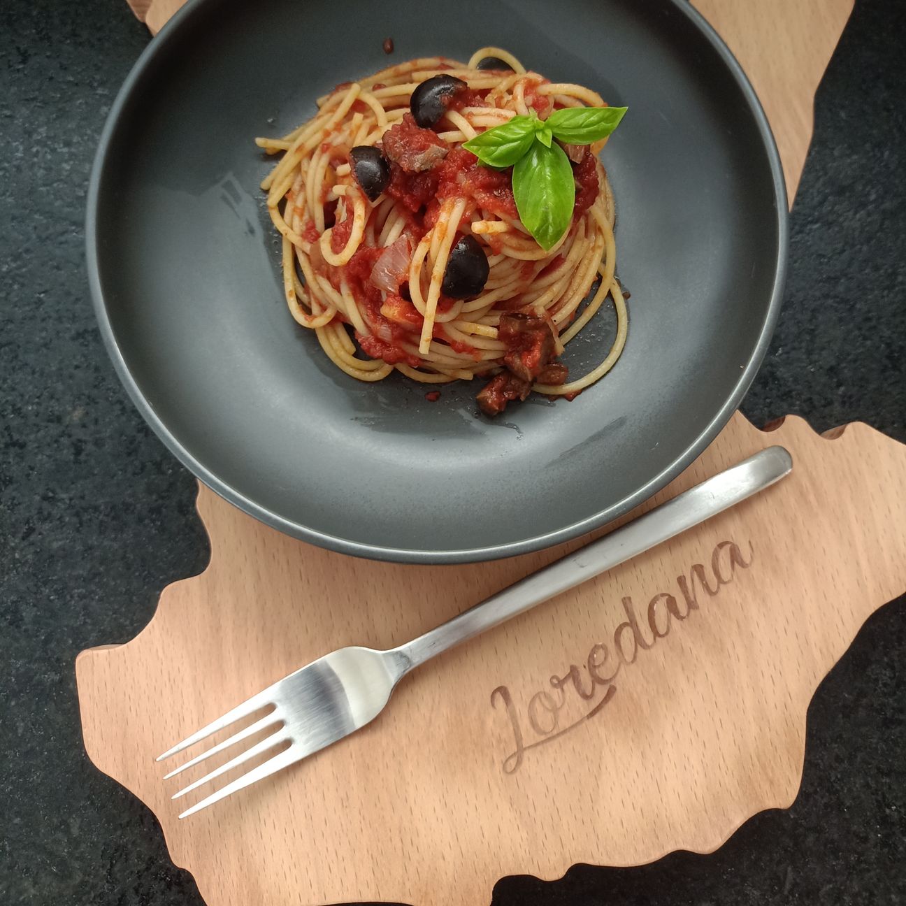 Spaghetti al sugo di olive