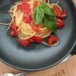 Ricetta Spaghetti con pomodorini e basilico