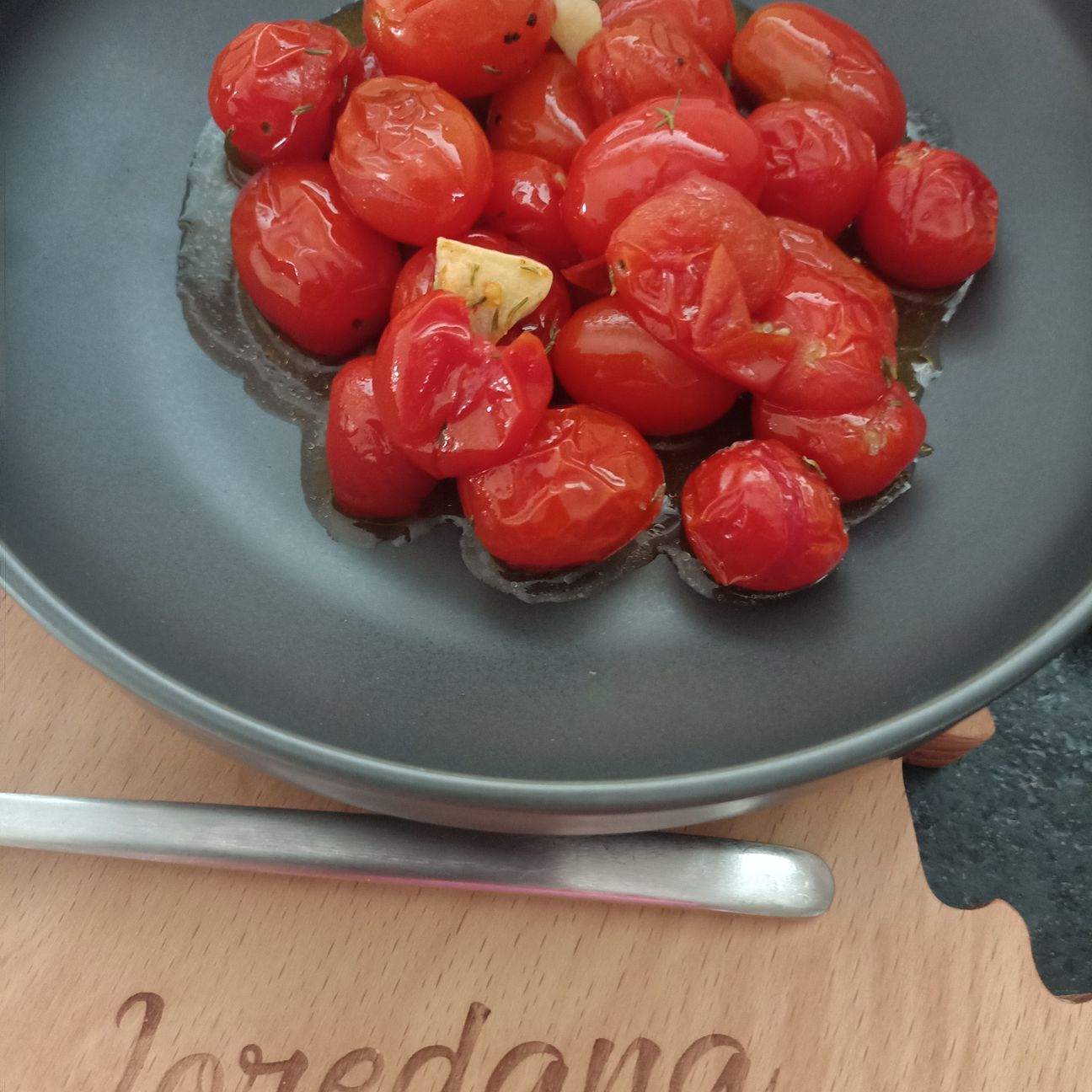 Pomodorini al forno con pepe