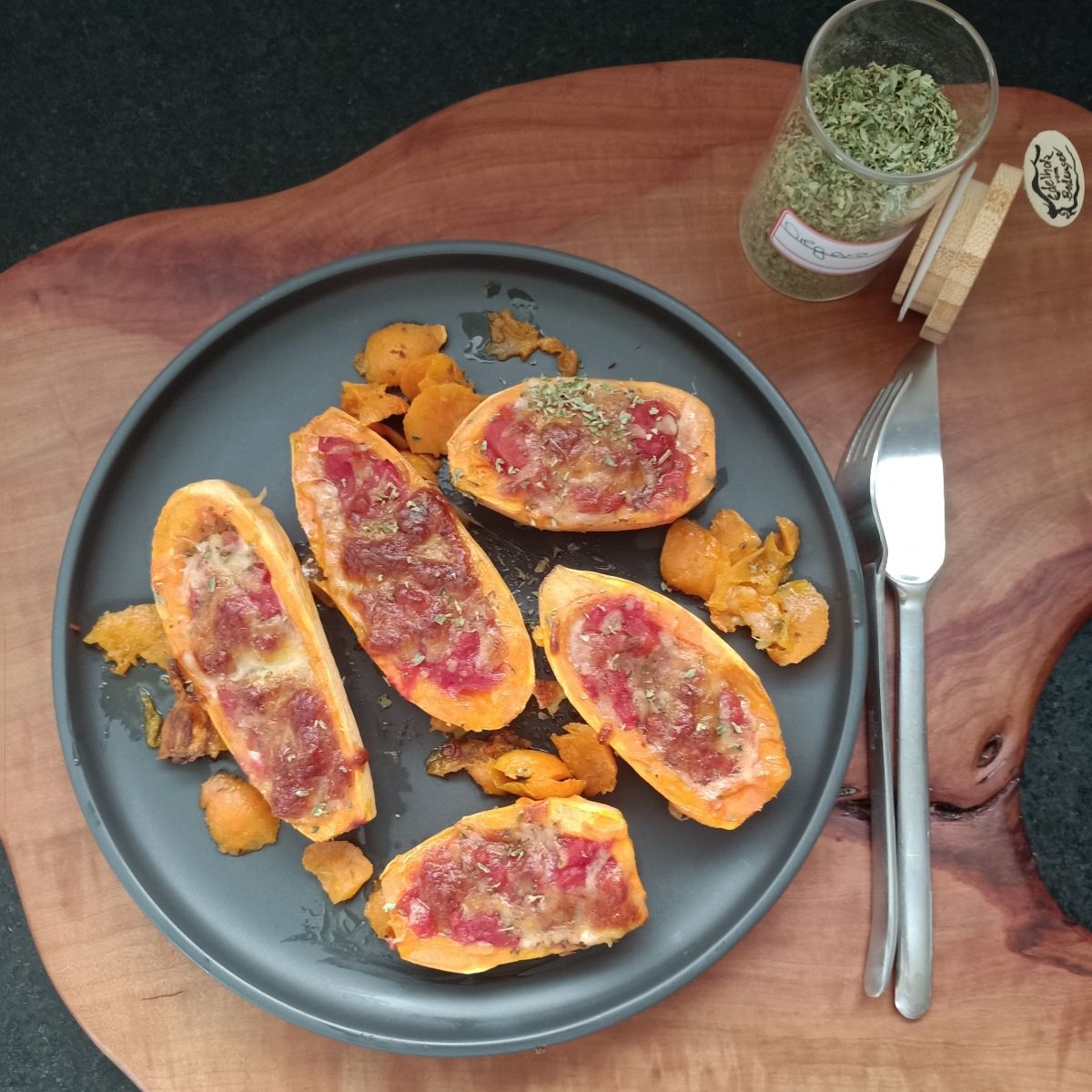 Patate all americana con pomodoro e mozzarella