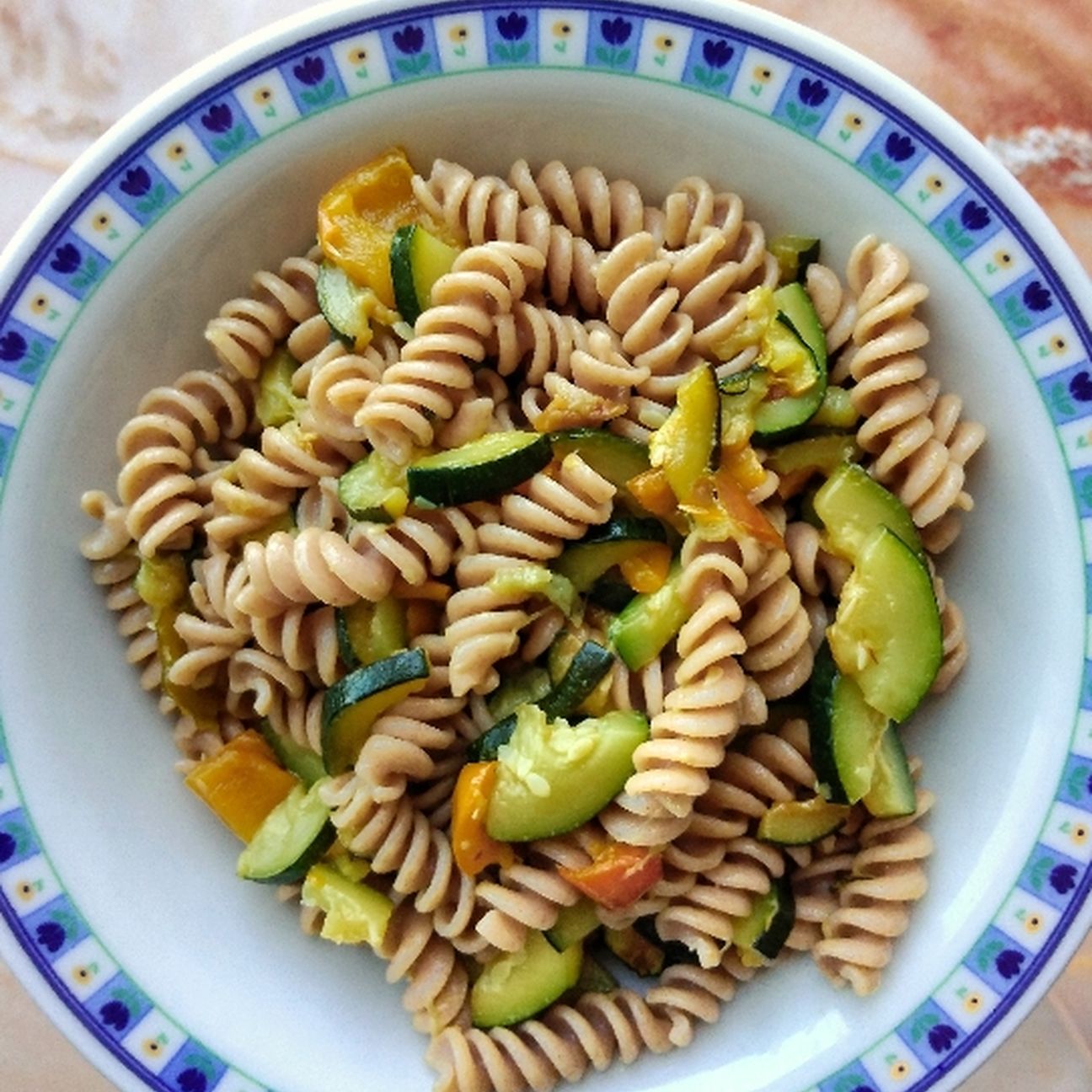 Pasta di farro con verdure