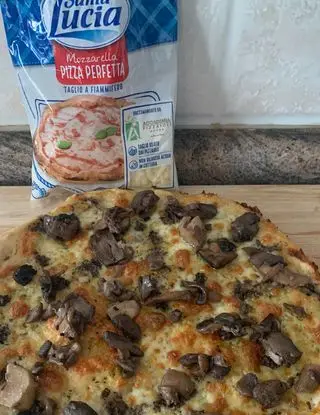 Ricetta Pizza tartufata con funghi trifolati di cuochinaperpassione