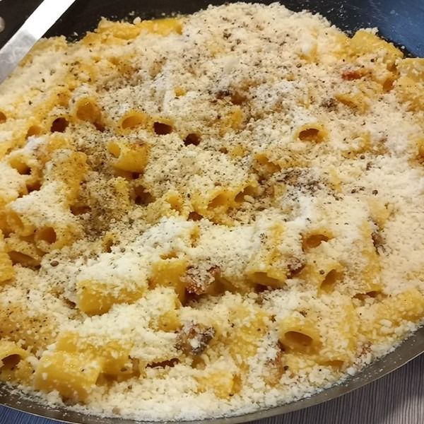Carbonara di rigatoni