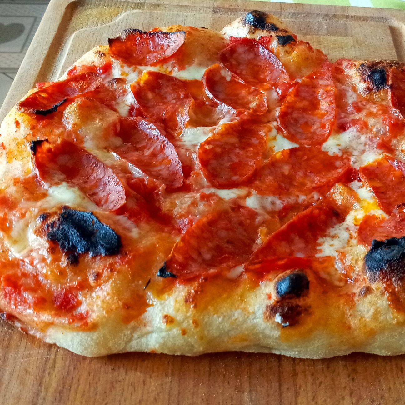 Pizza con spianata Calabra