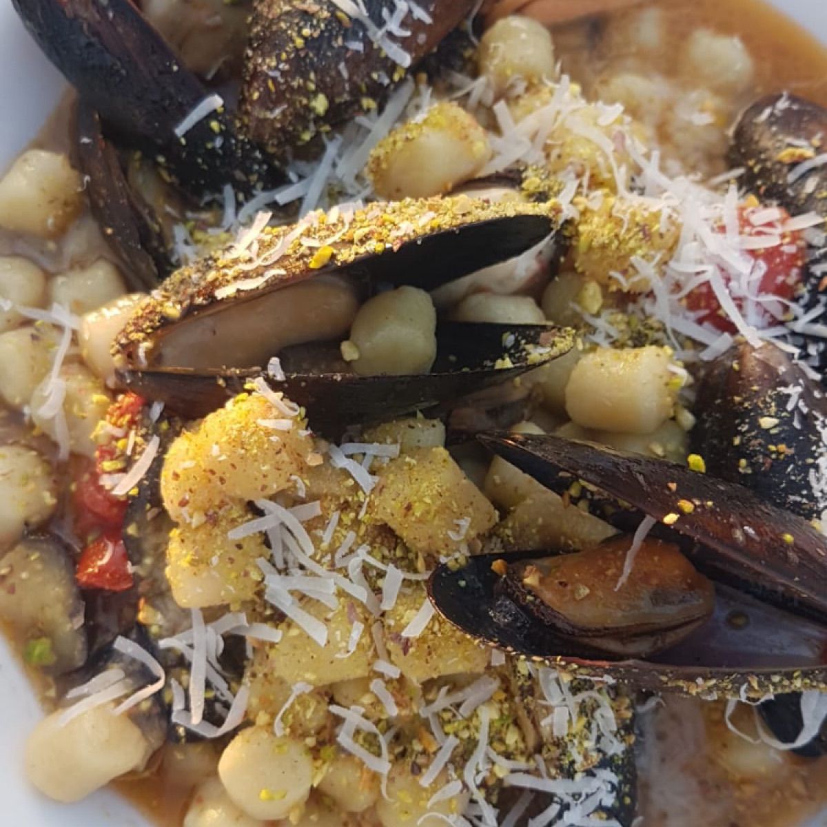 Gnocchi cozze e melanzane