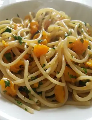 Ricetta Spaghettoni aio, olio peperoncino e zucca di destefanispina
