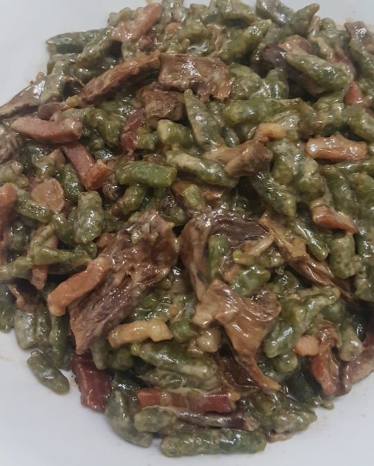 Spatzle agli spinaci con speck e porcini