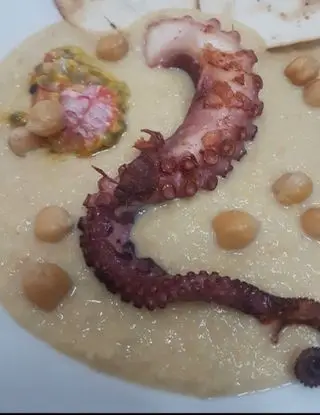 Ricetta Tentacoli di polpo su crema di ceci e passion fruit di destefanispina