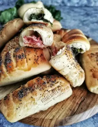 Ricetta Brioches salate con insaccati, scamorza e spinaci di birraecaffelatte