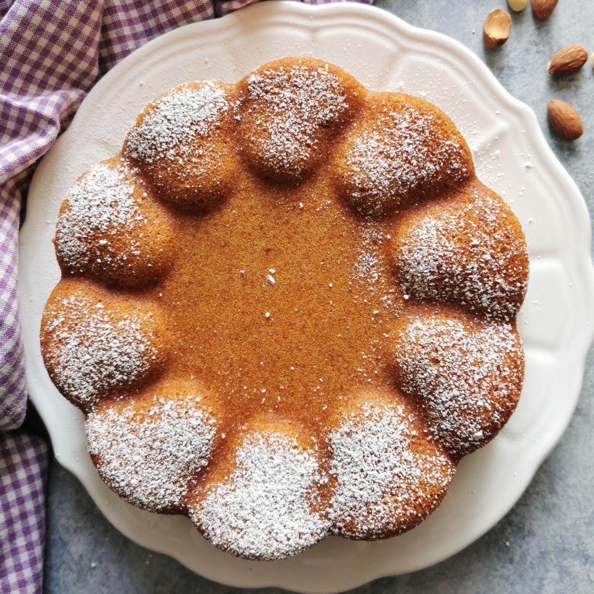 Pan di Spagna con farina di mandorle