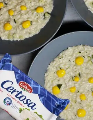 Ricetta 💛 Risotto zucchine e certosa Galbani con crema di zafferano 💛 di incucinaconspin