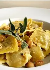 Ricetta Il Barot: Agnolotti burro e salvia con nocciole igp tritate e tartufo bianco grattugiato