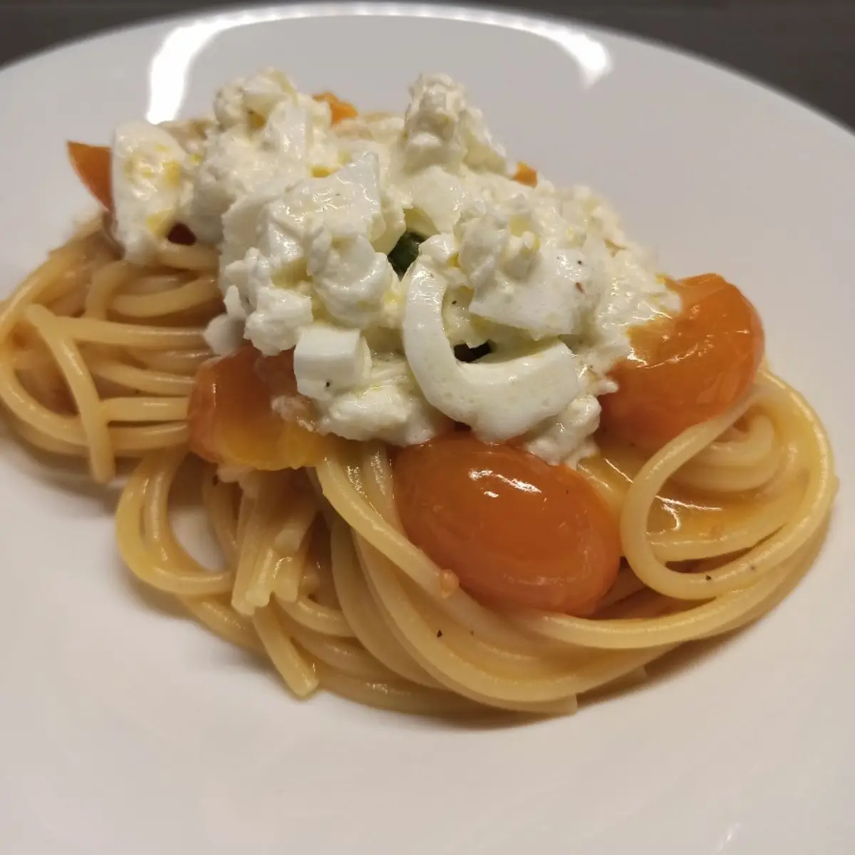 Ricetta Spaghetti risottati con datterini gialli e burrata di incucinaconpina