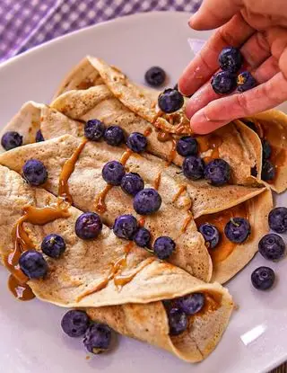 Ricetta Crepes con burro d’arachidi e mirtilli di Magno