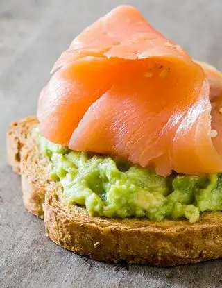 Ricetta Avocado toast e salmone di Magno