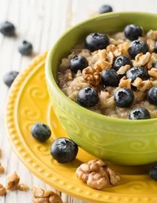 Ricetta Porridge con mirtilli e noci di Magno