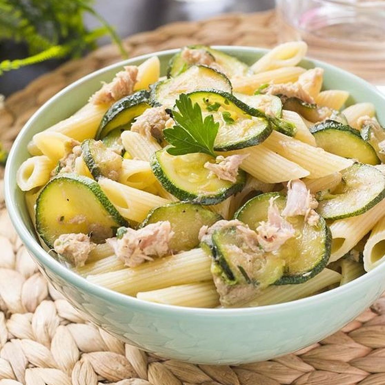 Pasta con tonno al naturale e zucchine