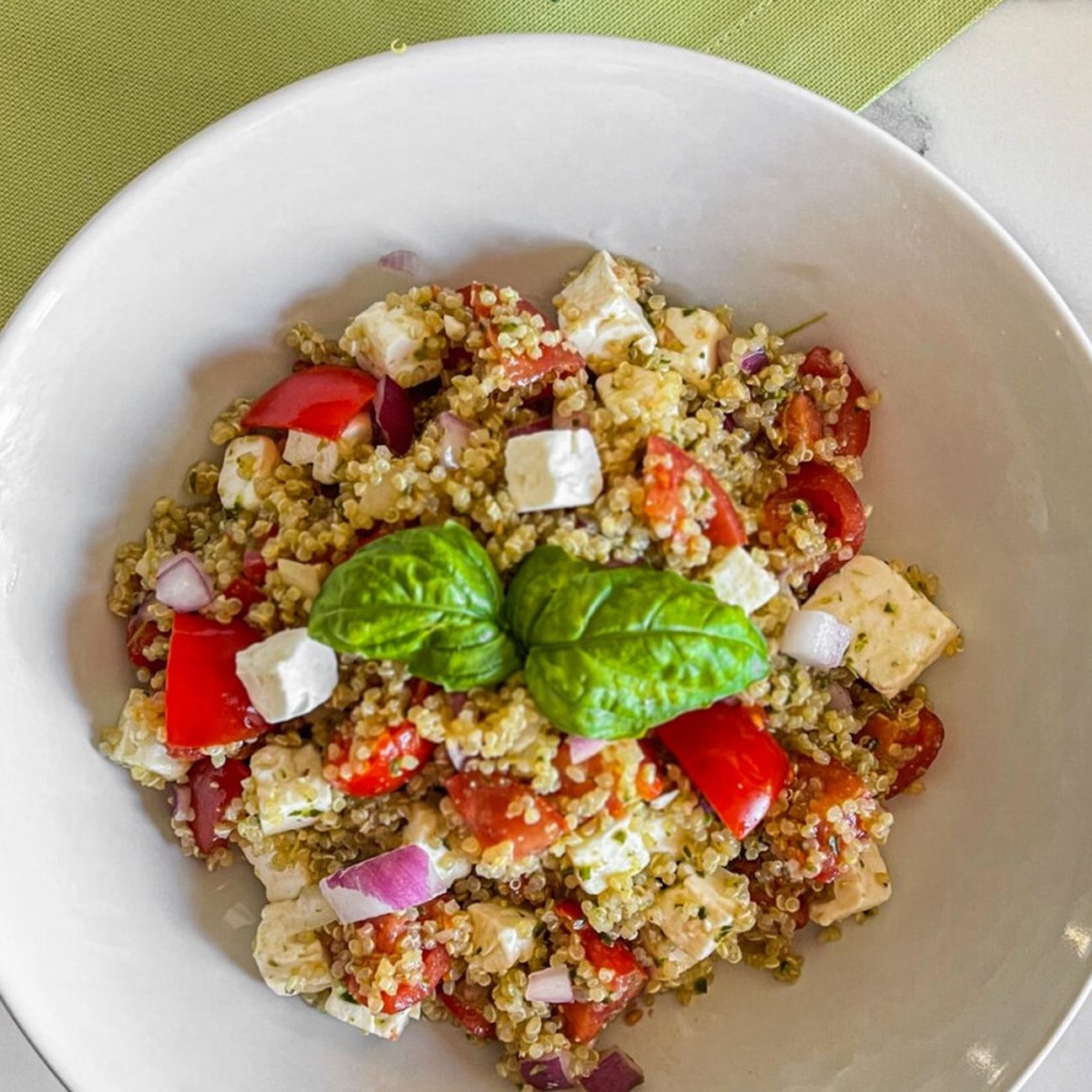 Insalata di quinoa con feta