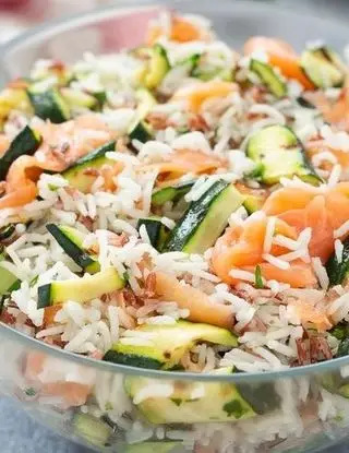 Ricetta Insalata di riso basmati con zucchine e salmone di Magno