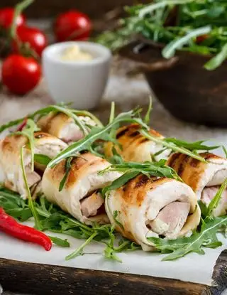 Ricetta Involtini di pollo con prosciutto e rucola di Magno